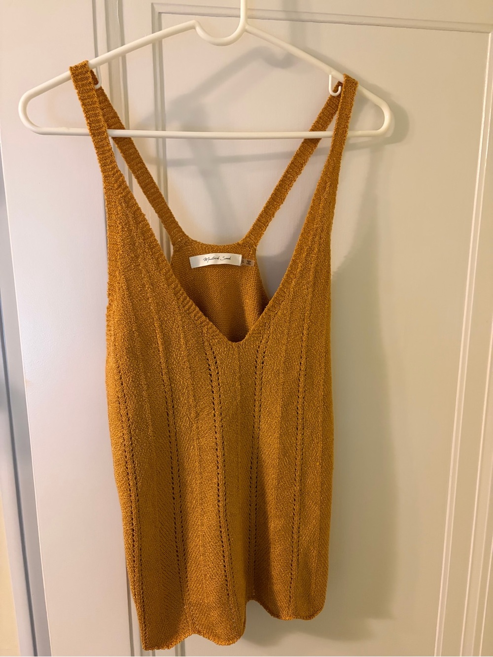 Mustard Seed Women's Mustard Sleeveless V-Neck Knit Tank